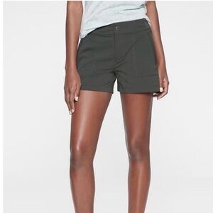 Athleta Women’s Trekkie Shorts 4” Size 4, Dark Olive Green. Light weight